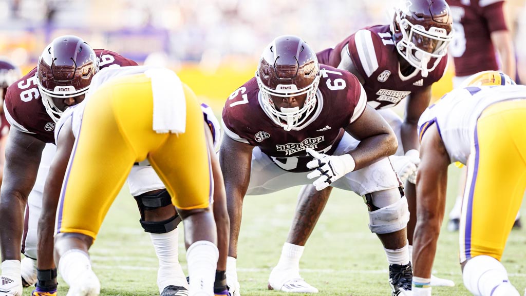 Mississippi State OT Charles Cross in his stance.