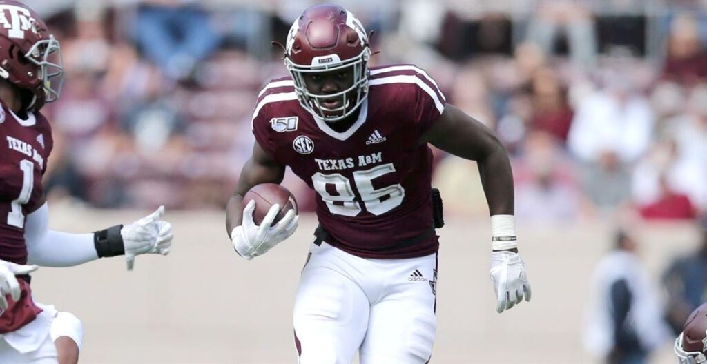 Jalen Wydermyer of the Texas A&M Aggies running with the football.