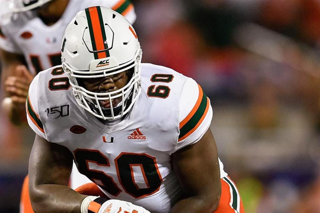 Miami Hurricanes left tackle Zion Nelson in his stance.