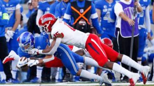 Fresno State Edge Rusher Arron Mosby